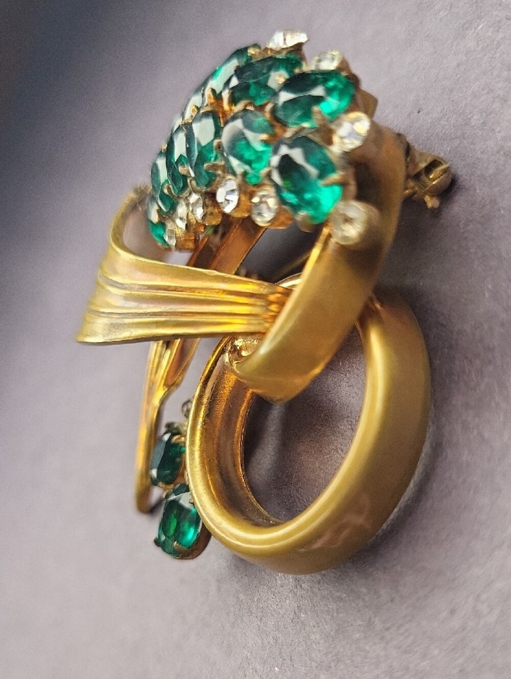 Vintage Green Crystal Floral Brooch - Picture 4 of 5